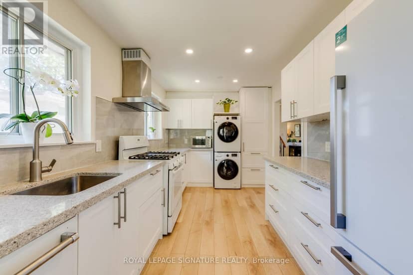 8 Bellbury Crescent — photo 2 of 34
