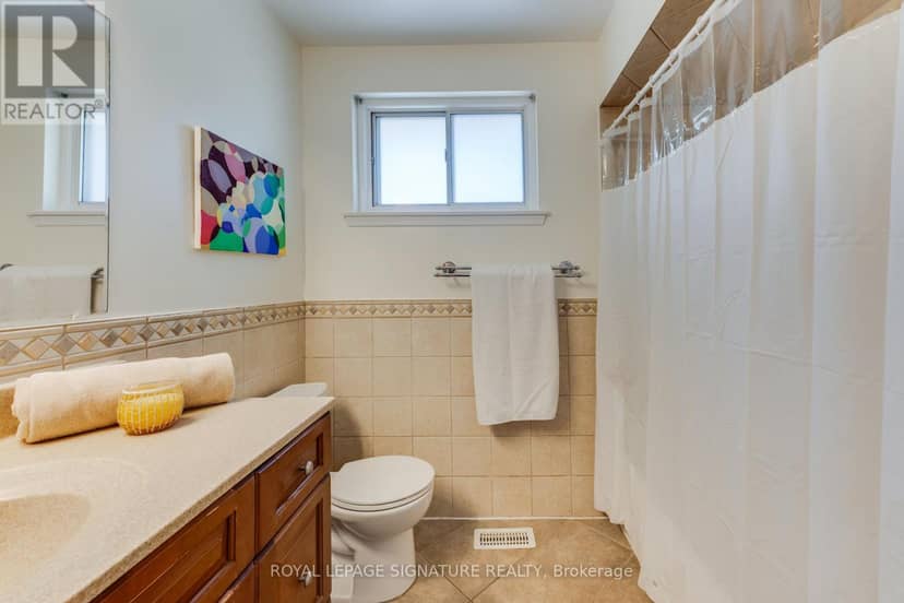 8 Bellbury Crescent — photo 14 of 34