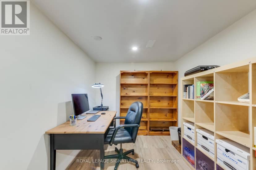 8 Bellbury Crescent — photo 26 of 34
