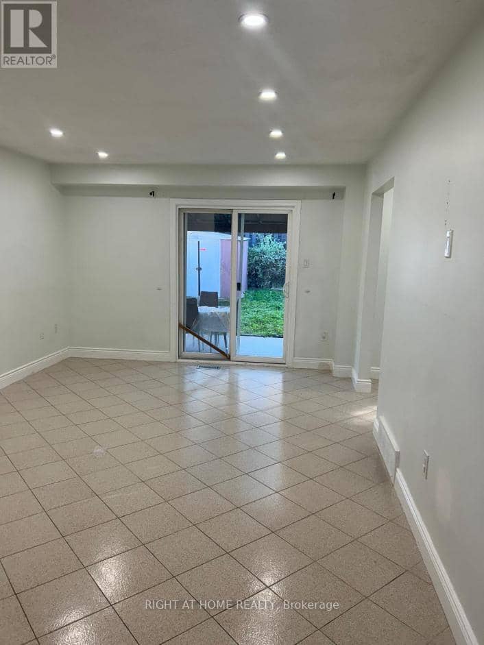 27 Wingfield Place E — photo 13 of 38