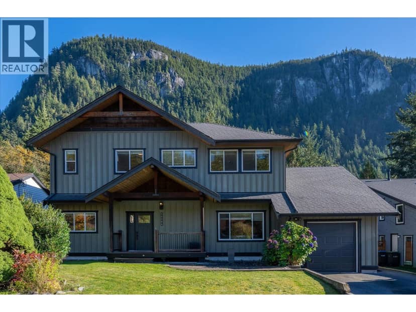 38590 WESTWAY AVENUE, Squamish