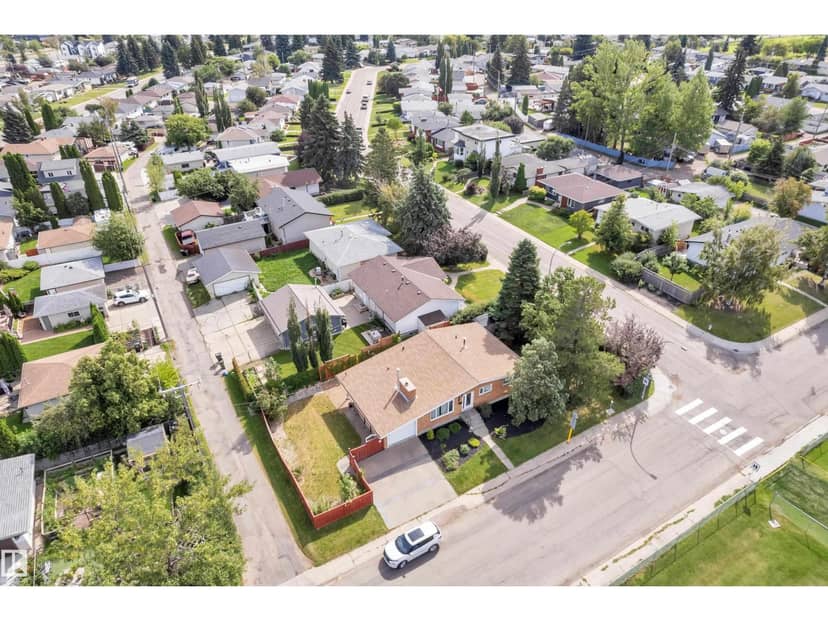 8803 68A ST NW, Edmonton, photo 2