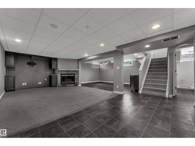 8803 68A ST NW — photo 34 of 40