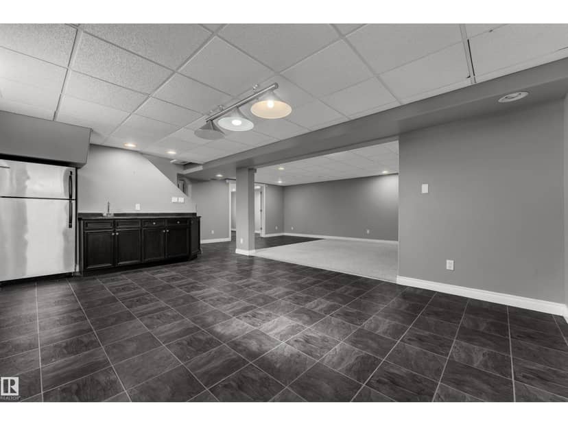 8803 68A ST NW — photo 37 of 40