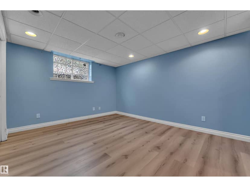 8803 68A ST NW — photo 39 of 40