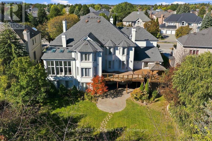 39 Dewbourne Avenue — photo 10 of 17