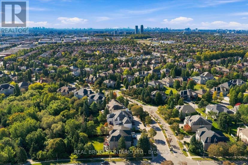 39 Dewbourne Avenue — photo 13 of 17
