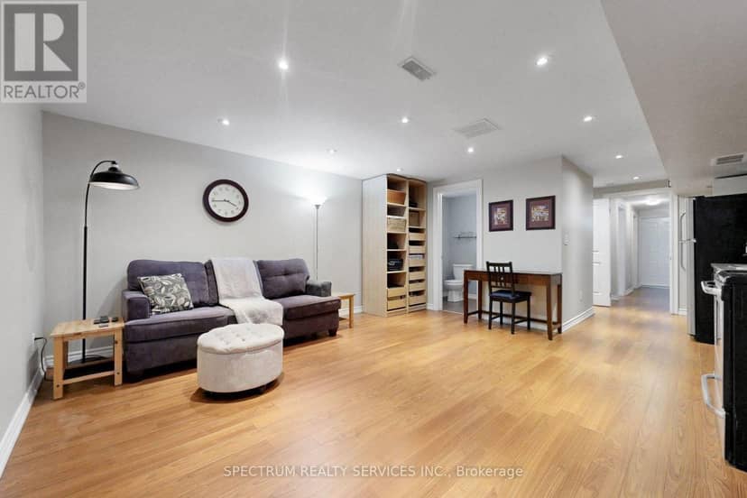 254 John Street — photo 35 of 40