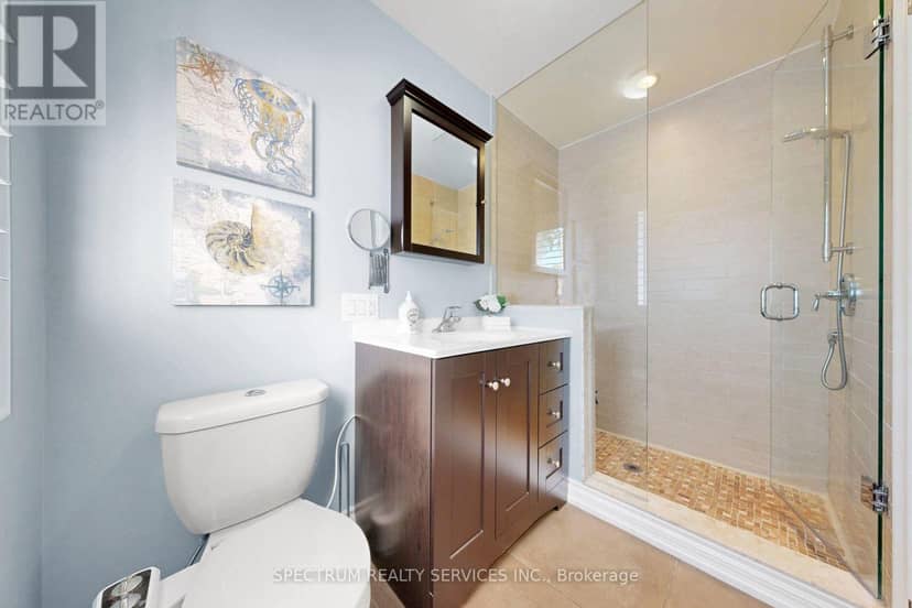 254 John Street — photo 26 of 40
