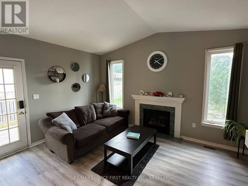 1019 Springfield Drive — photo 16 of 38