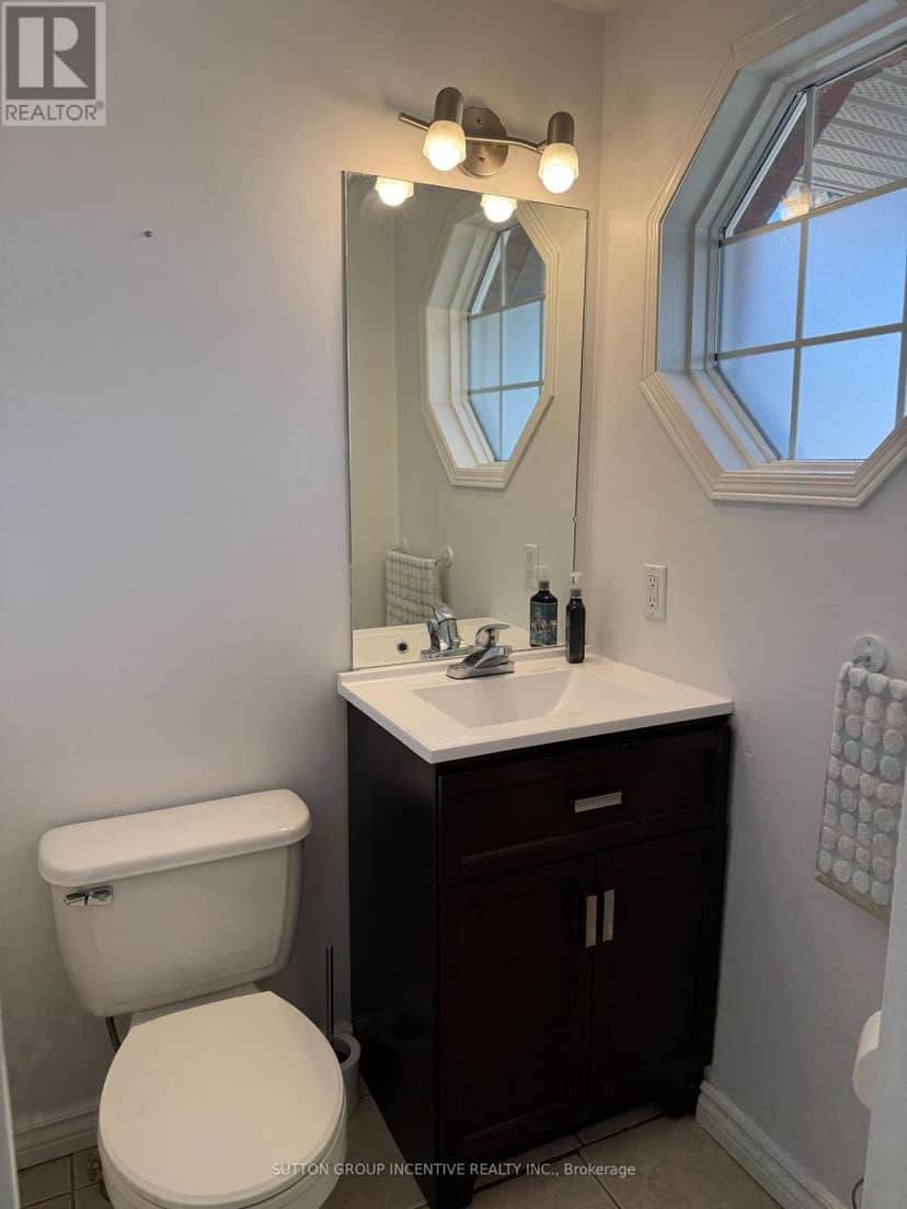 28 Weymouth Road, Barrie, photo 2