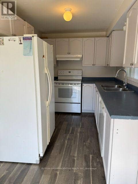 28 Weymouth Road, Barrie, photo 5