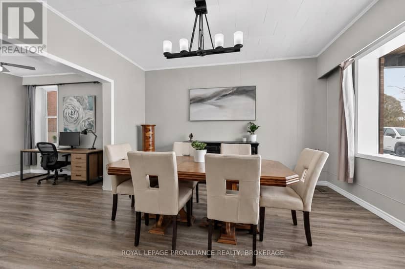 118 East Street E — photo 10 of 27