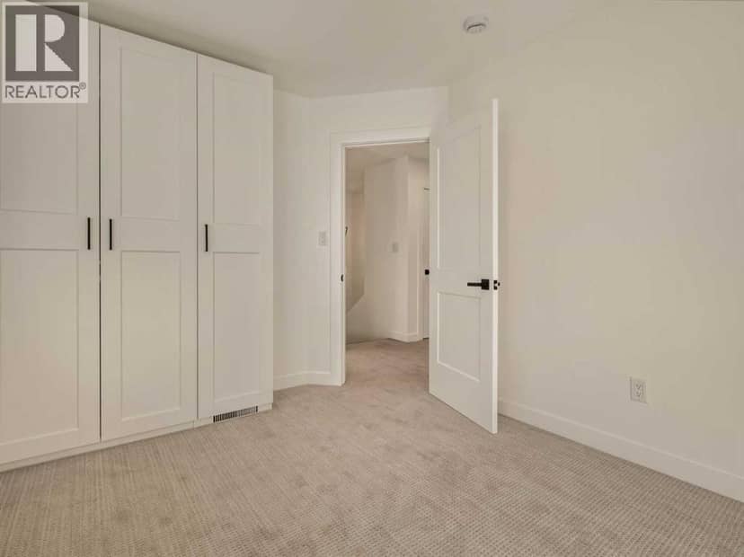 1525 17 Street S — photo 31 of 40