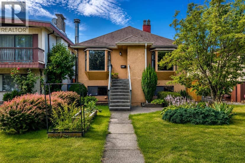 2576 PARKER STREET, Vancouver