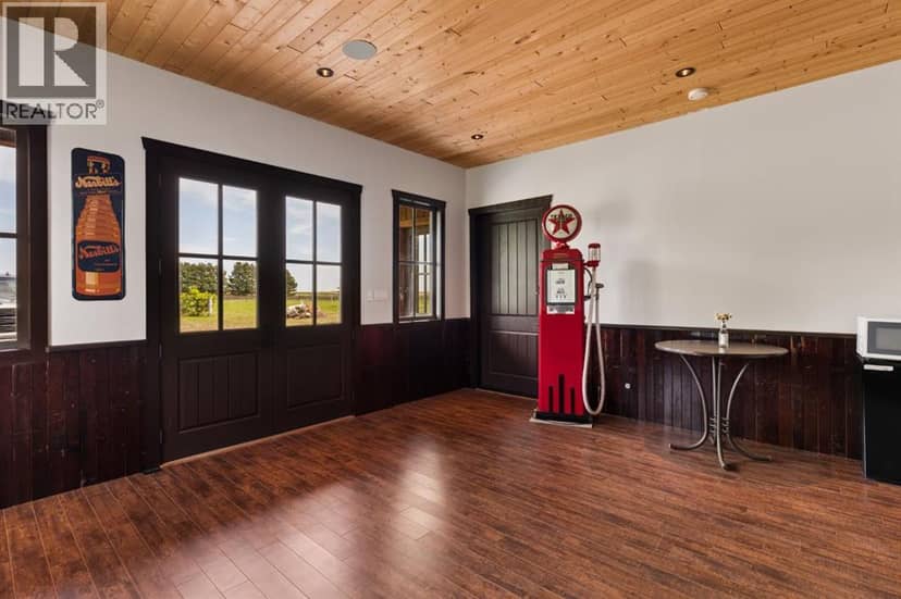 261074 Township Road 262 — photo 10 of 29