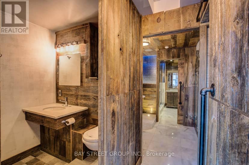 301 - 68 Yorkville Avenue — photo 11 of 26
