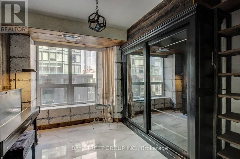 301 - 68 Yorkville Avenue — photo 7 of 26