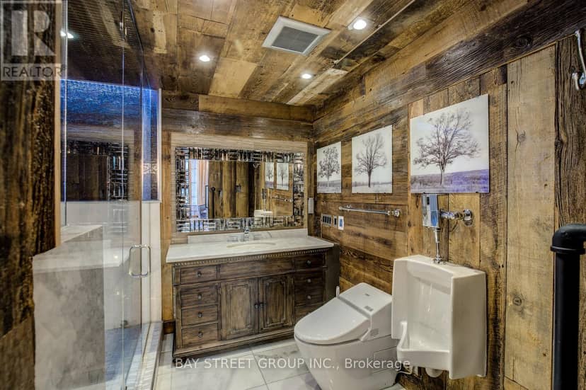 301 - 68 Yorkville Avenue — photo 8 of 26