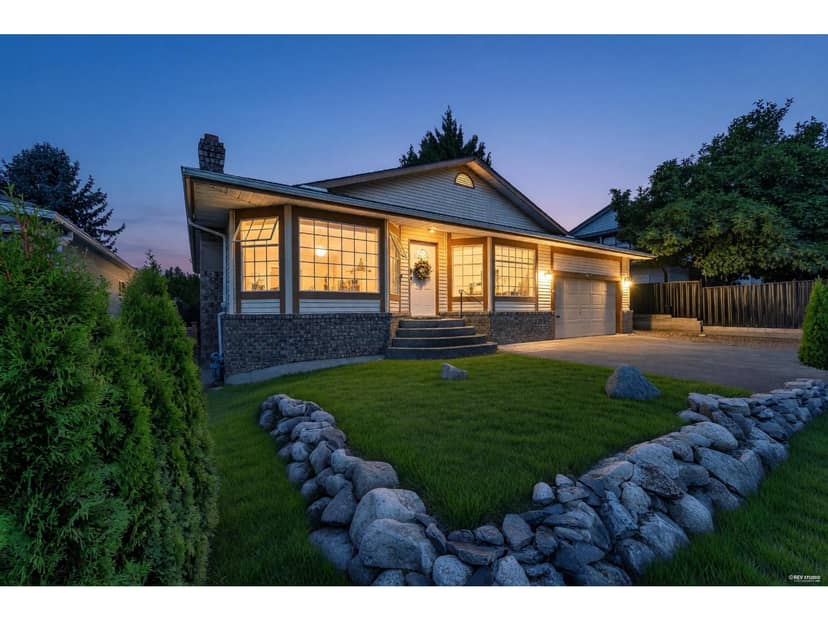 1267 FINLAY STREET, White Rock, photo 2