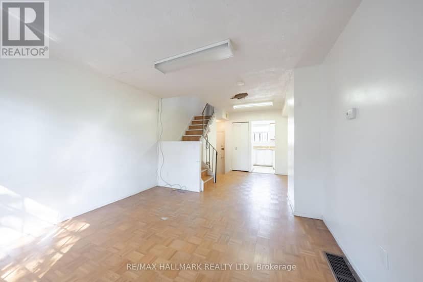 125 - 275 Broadview Avenue — photo 5 of 34