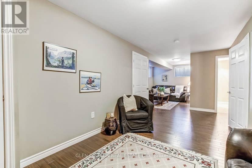 5 - 417 Hyde Park Road — photo 22 of 36