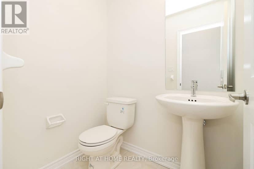 1052 Periwinkle Crescent — photo 18 of 28