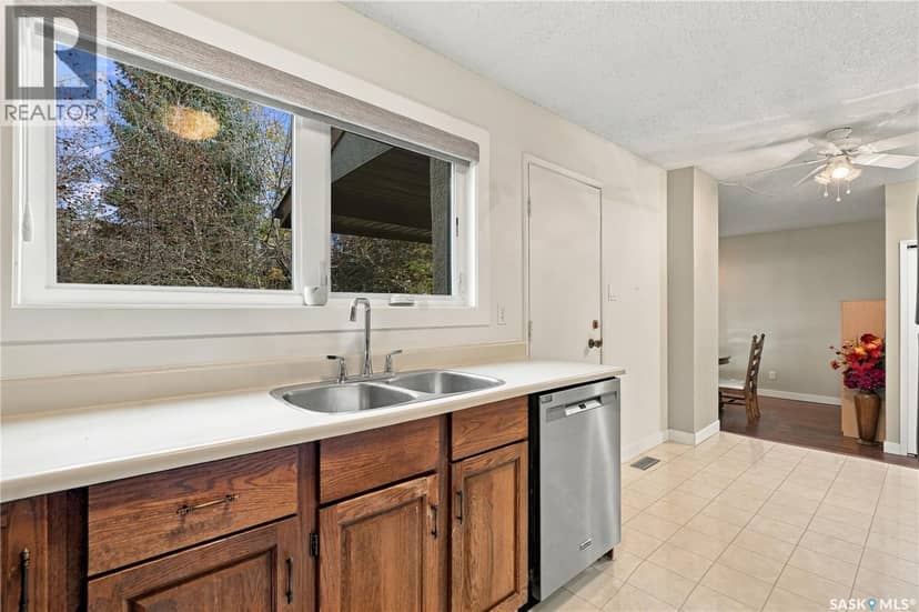 15 425 Pinehouse DRIVE — photo 15 of 40