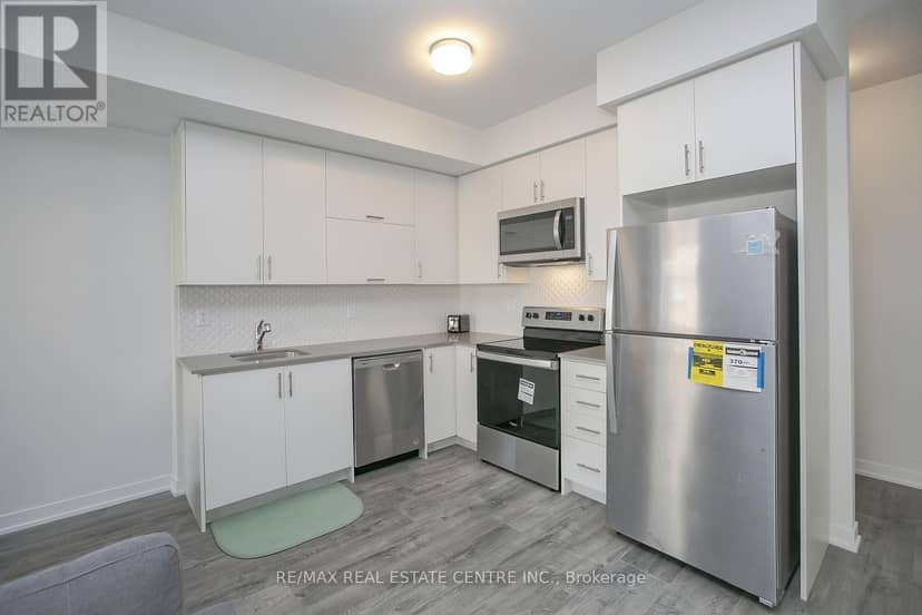 4 - 3556 Colonial Drive — photo 13 of 40