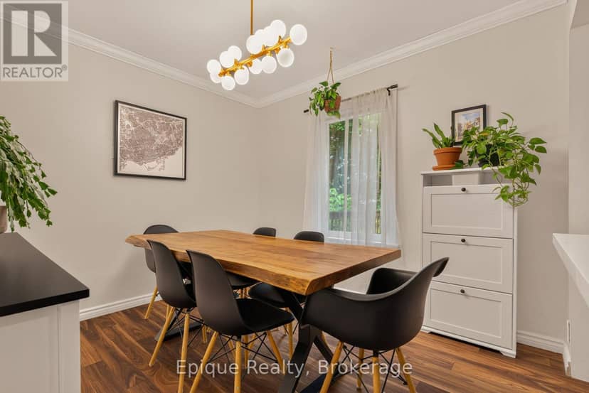 93 Graham Avenue S — photo 21 of 40