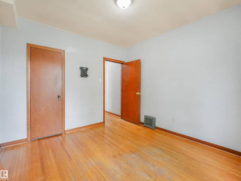 11233 103 ST NW — photo 17 of 40