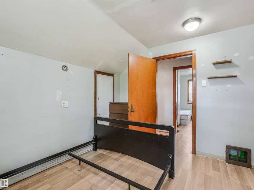 11233 103 ST NW — photo 33 of 40