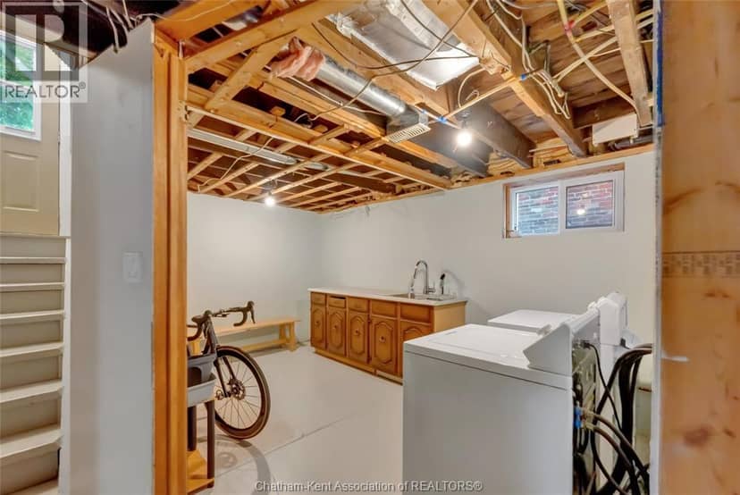 203 Talbot STREET East — photo 40 of 40