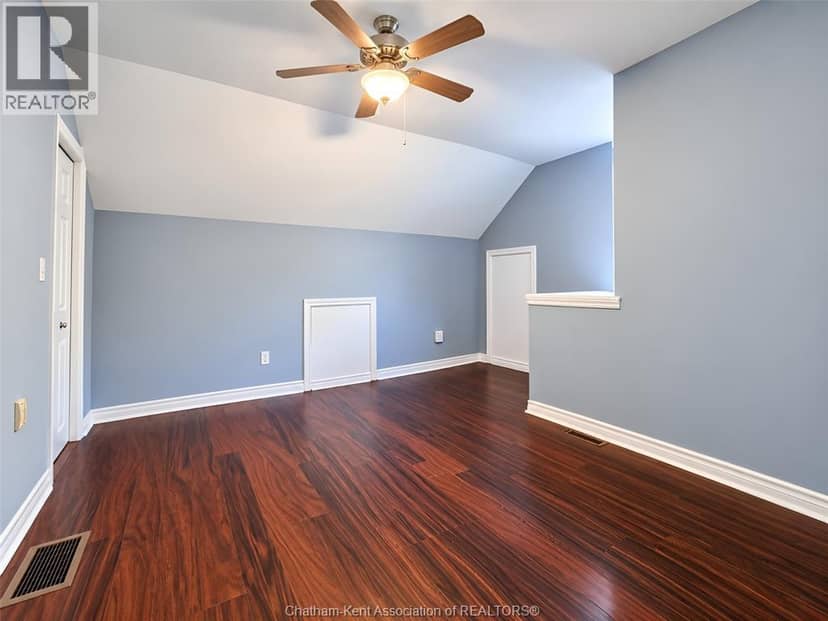 208 Lacroix STREET — photo 21 of 33