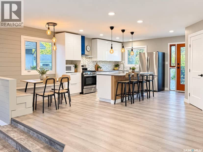 5810 Sherwood DRIVE — photo 9 of 40