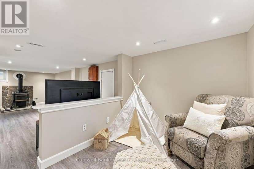 13 Coverdale Avenue — photo 30 of 40