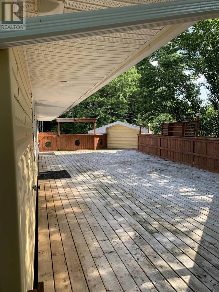189 Hilltop Drive — photo 3 of 24
