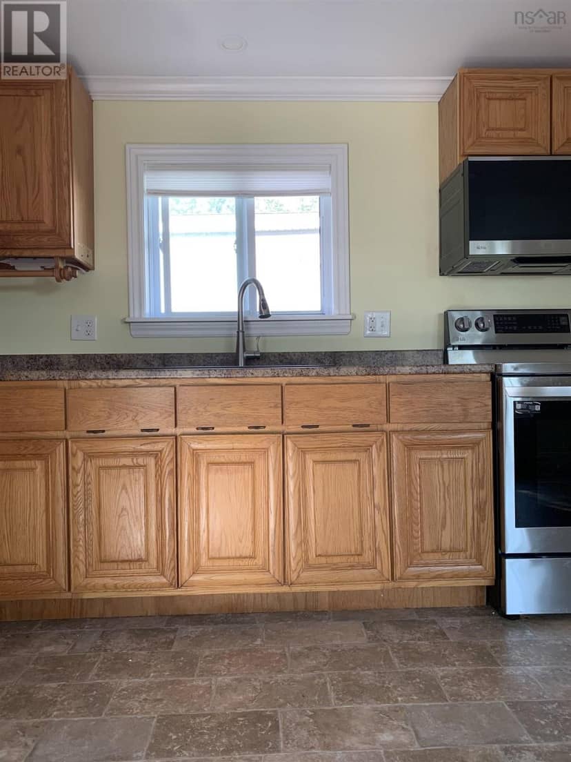 189 Hilltop Drive — photo 7 of 24