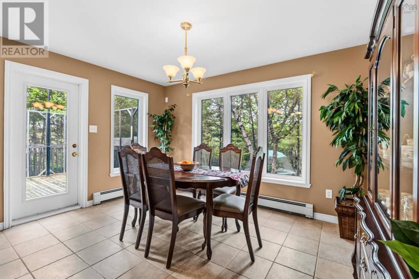 15 Burlington Lane — photo 19 of 40