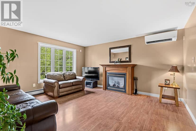 15 Burlington Lane — photo 25 of 40