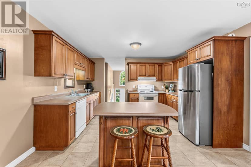 15 Burlington Lane — photo 15 of 40