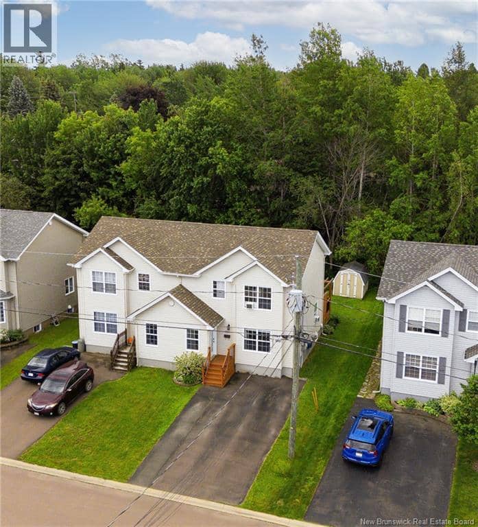 101 Merlot Crescent — photo 2 of 40