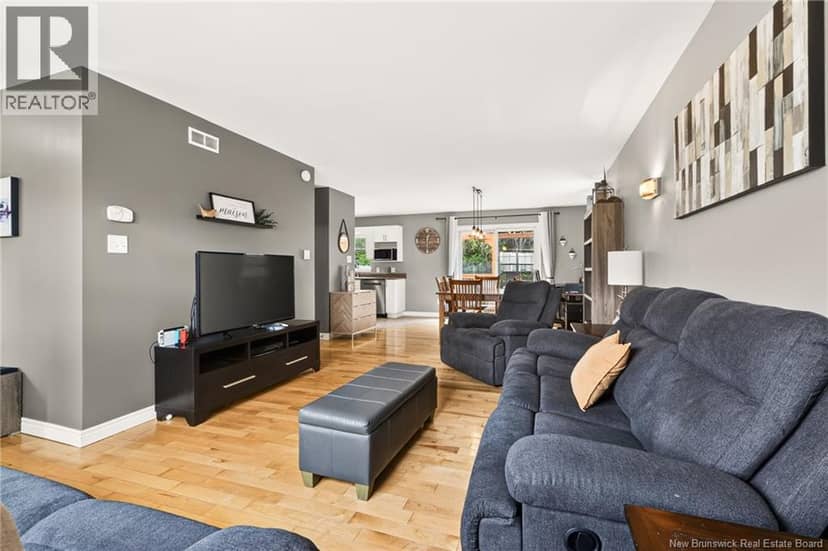 101 Merlot Crescent — photo 9 of 40