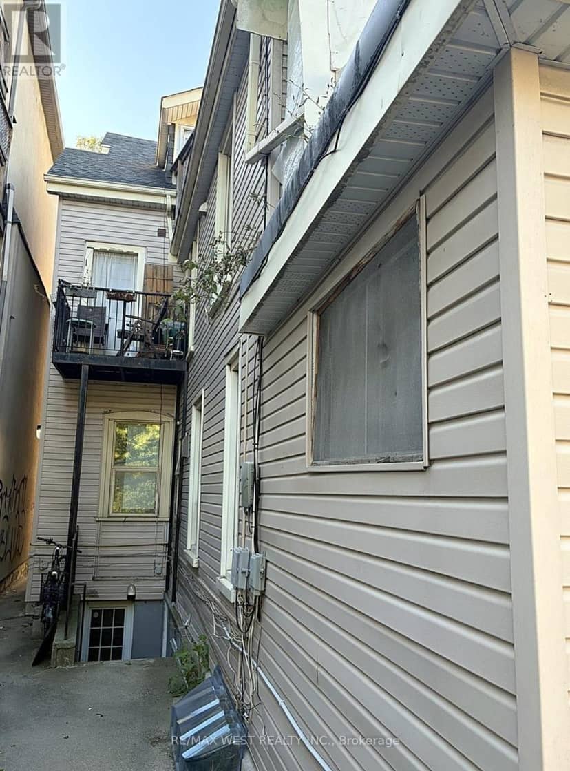 124 Baldwin Street, Toronto, photo 4