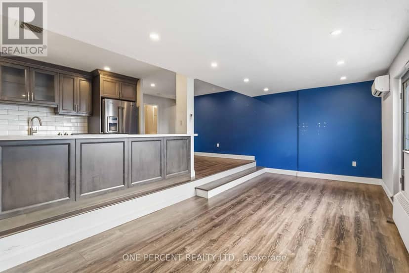 1005 - 15 Elizabeth Street N — photo 14 of 35