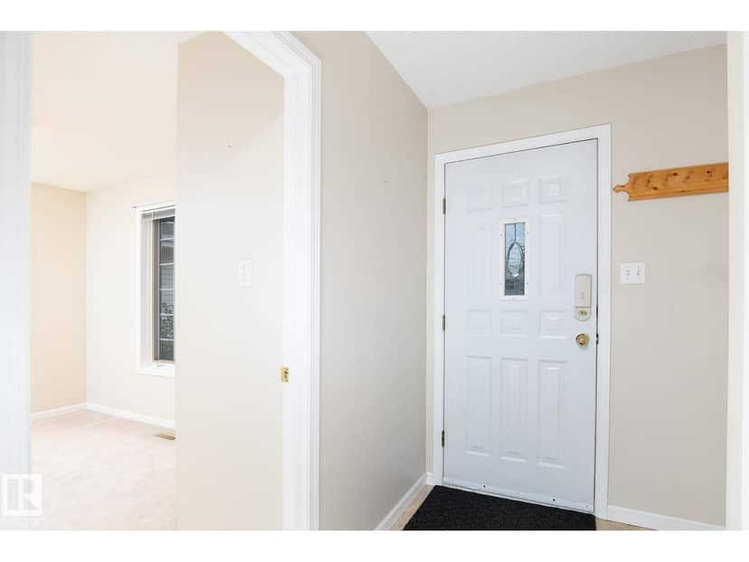 #27 13217 155 AV NW, Edmonton, photo 3
