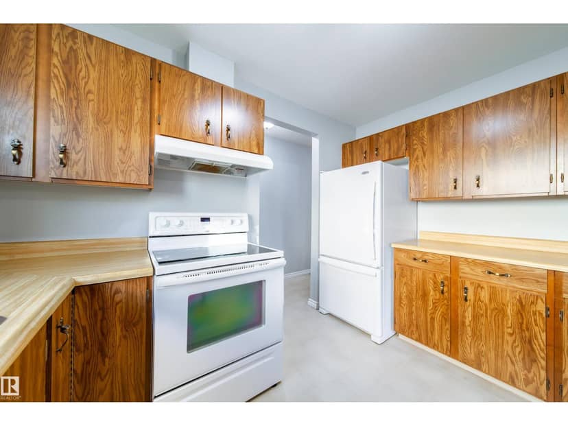 3908 41 AV NW — photo 11 of 40