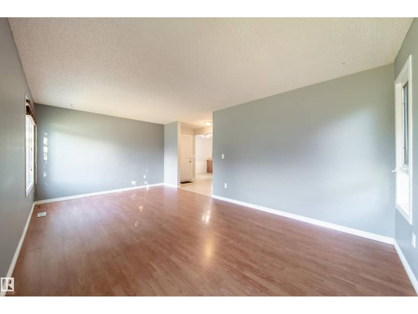 3908 41 AV NW — photo 19 of 40