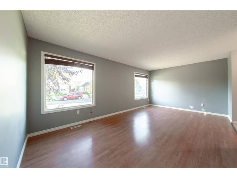 3908 41 AV NW — photo 20 of 40