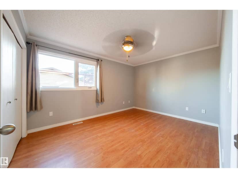 3908 41 AV NW — photo 22 of 40